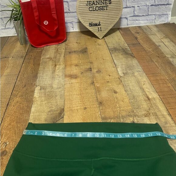 Lululemon Wunder Train High-Rise Tight 25"
Everglade Green size 20 - Picture 9 of 14